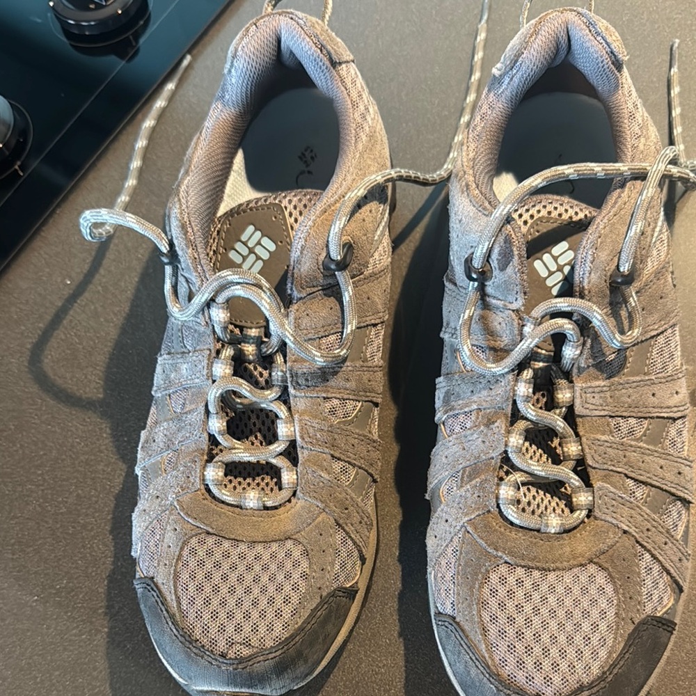 Columbia Tan Athletic Shoes with Mesh Upper and Rubber Soles